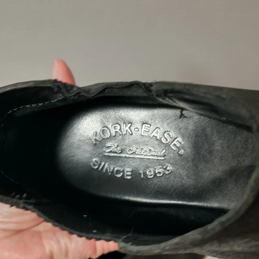 LIKE NEW Kork-Ease Kama Leather Chelsea Boot, Black, Women's Size 8.5,‎ Rocker